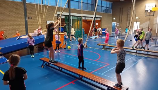 Sport en spel Reeuwijk-Dorp met freerunnen